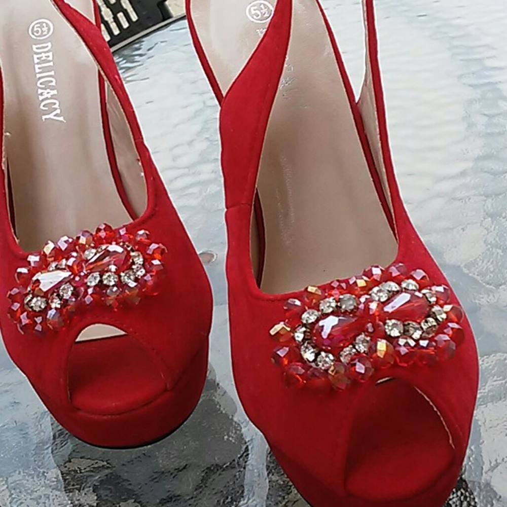 Red Shoes - Picture 3 of 13